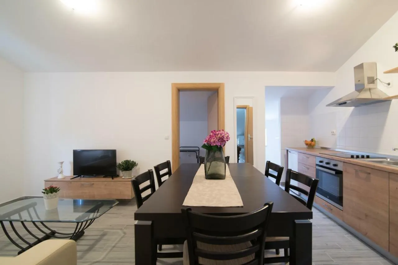 Middle Istra Apartment Pazin 0*,
